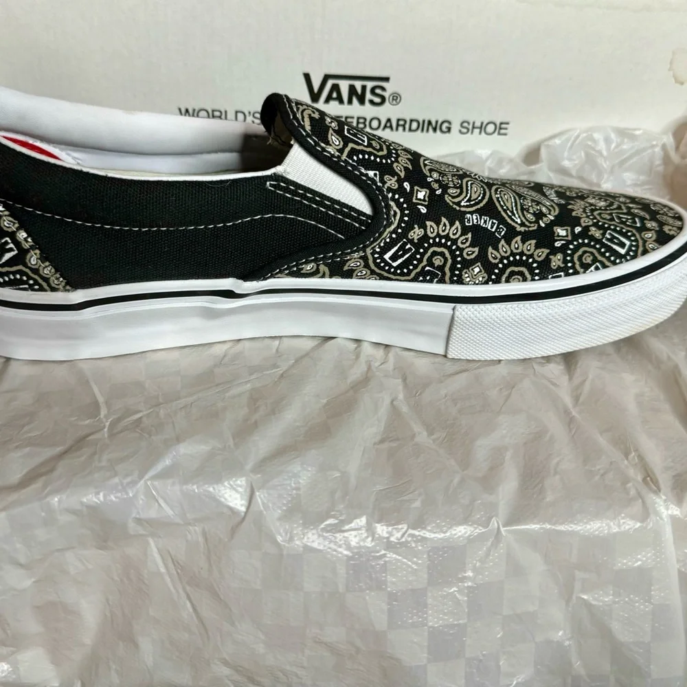 NEW VANS - Picture 2 of 3
